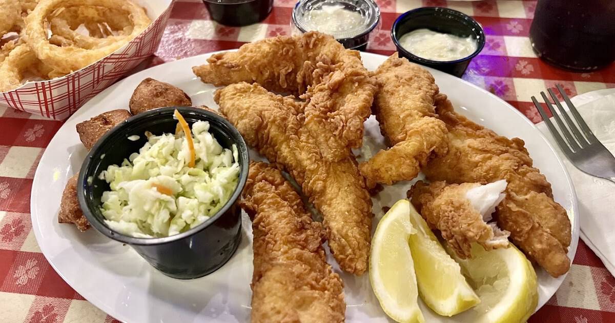 This Unassuming Texas Fish House Serves Some of the Best Seafood in the State