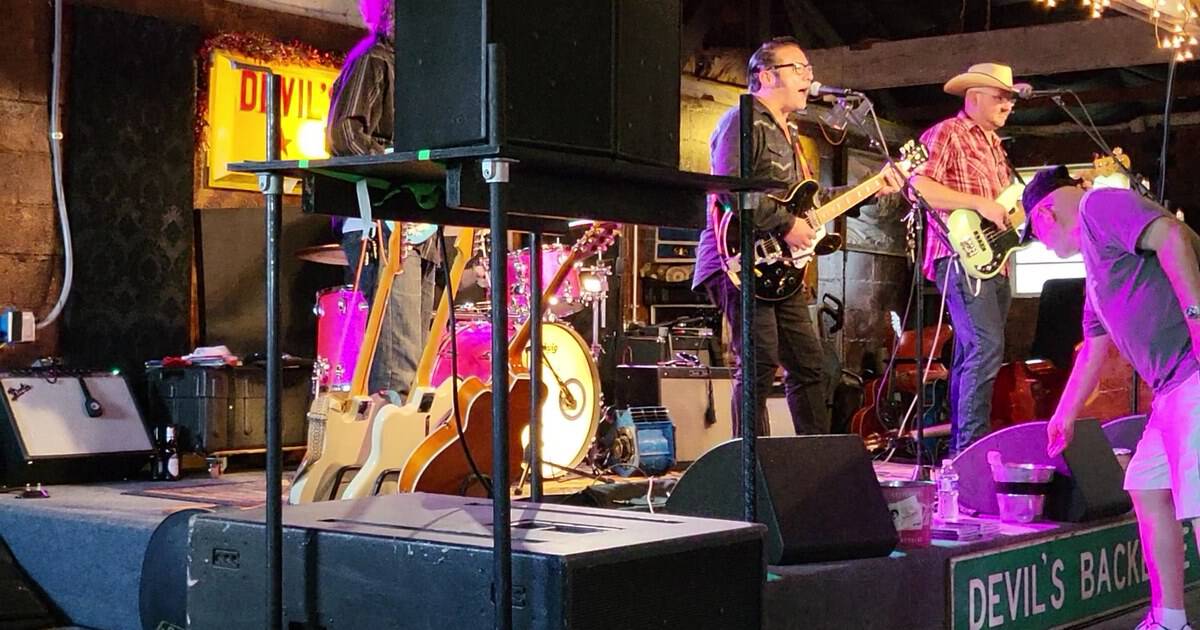 This Historic Texas Hill Country Tavern Comes Alive With Live Music Under the Stars