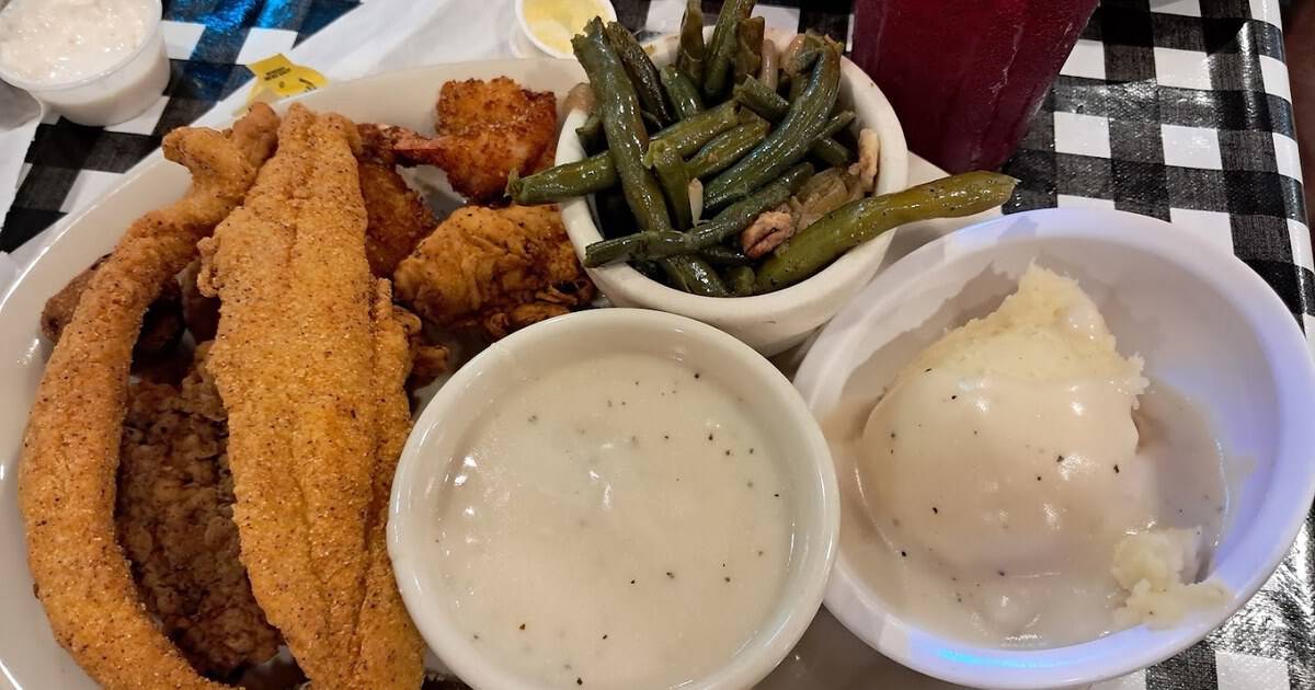 This Beloved Texas Roadside Cafe Fries Catfish Worth Every Mile of the Drive