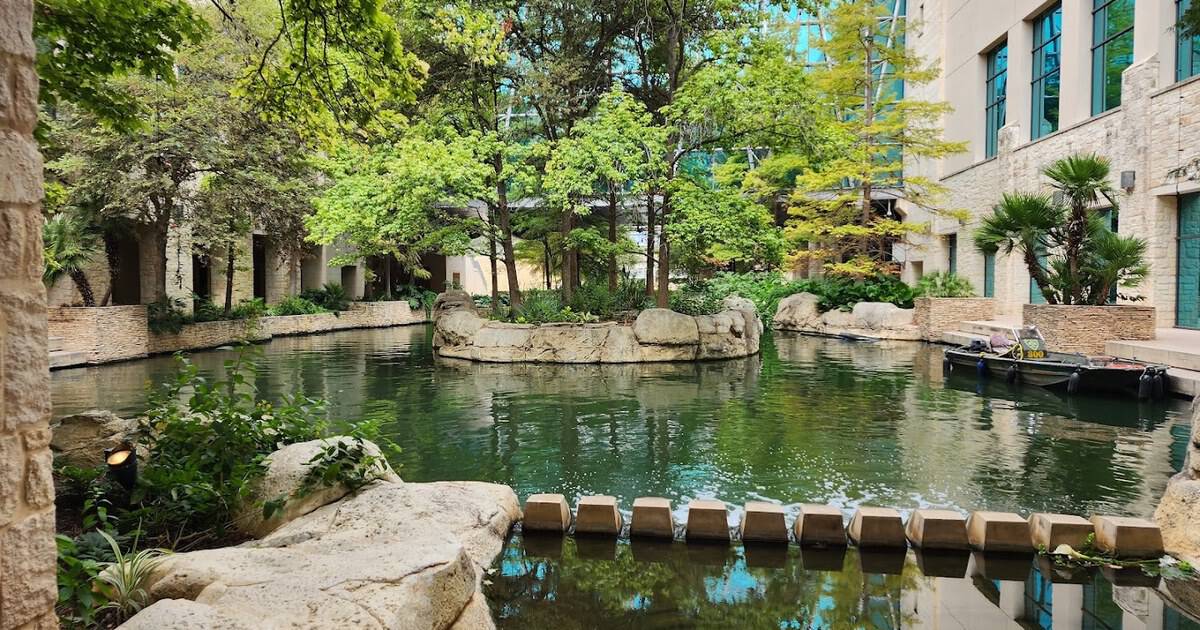 This Hidden Texas Cave Is a Hand-Carved Fairy Tale Most Visitors Stroll Right Past