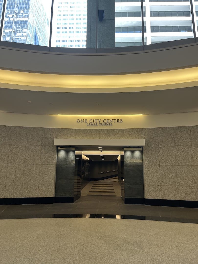 Entrance to the Lamar Tunnel at One City Centre in downtown Houston