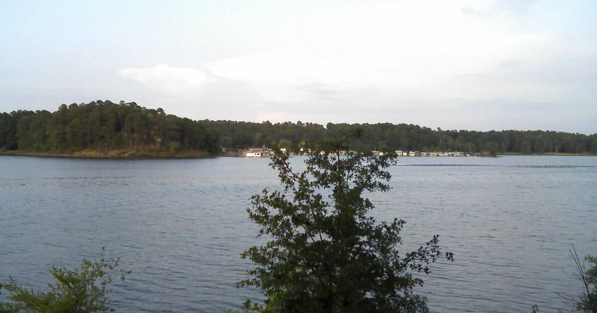 This Quiet Texas Lake Is Wrapped in Piney Woods and Made for Slow Weekends on the Water