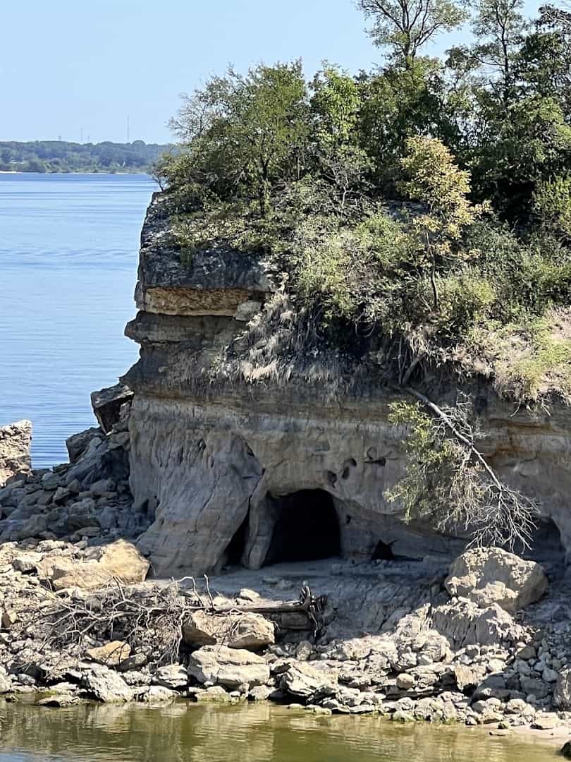 Limestone outcrop and cave along the shoreline at Eisenhower State Park