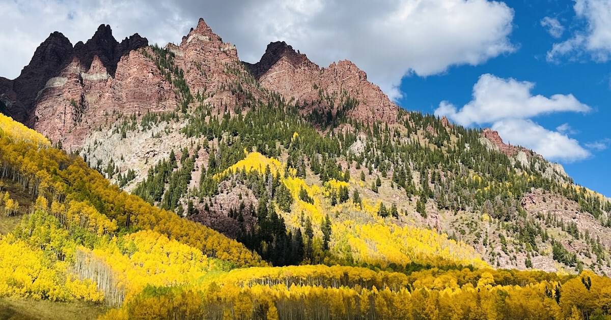 7 Lakeside Fall Getaways That Mirror Peak Color on Glassy Water