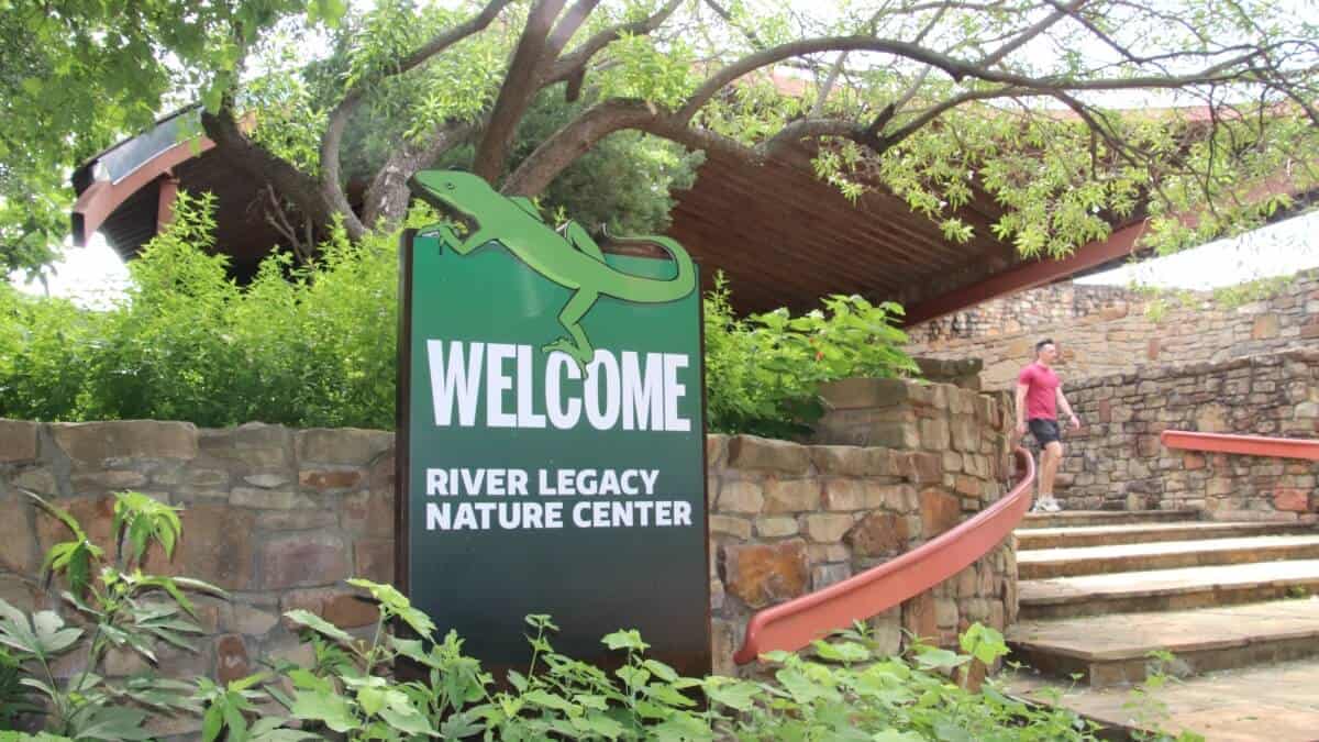 Welcome sign at the River Legacy Nature Center entrance in Arlington