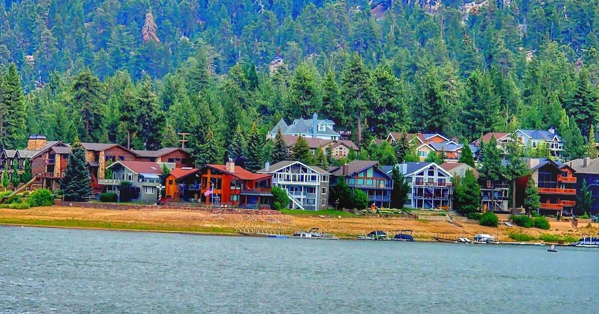 9 Romantic Cabin Getaways for Two That Beg for Slow Fireside Mornings