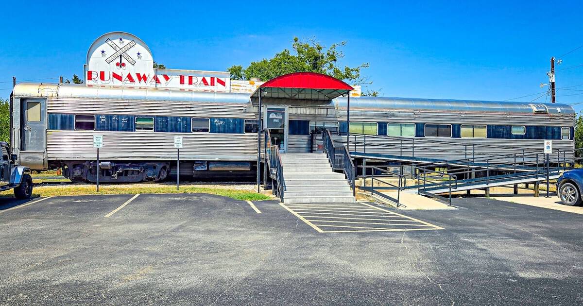 This Cozy Texas Cafe Is Tucked Inside a Vintage Rail Car