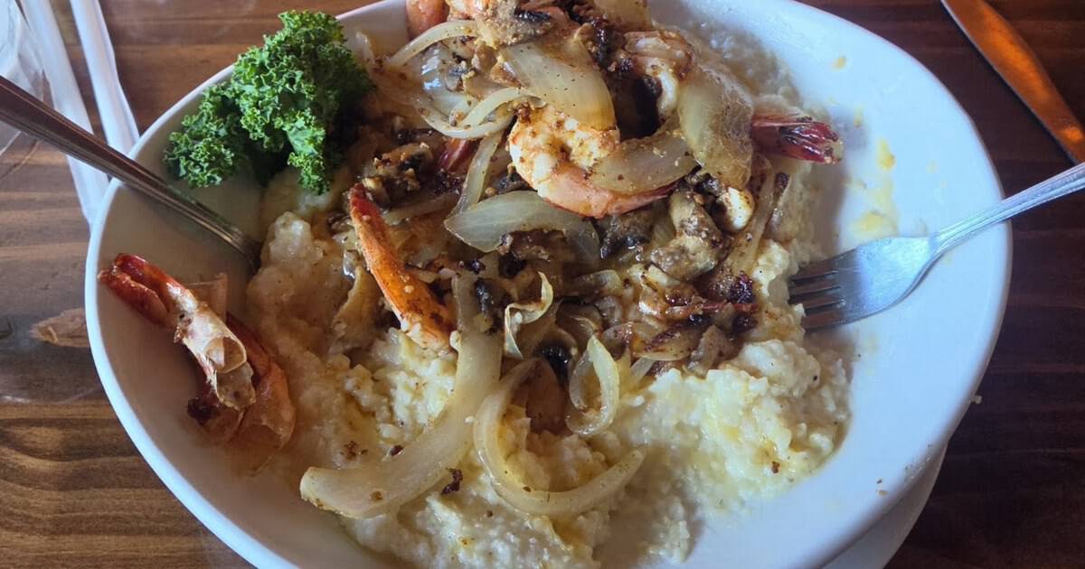 This No-Frills Texas Grill Serves Shrimp and Grits So Good They’re Worth the Drive