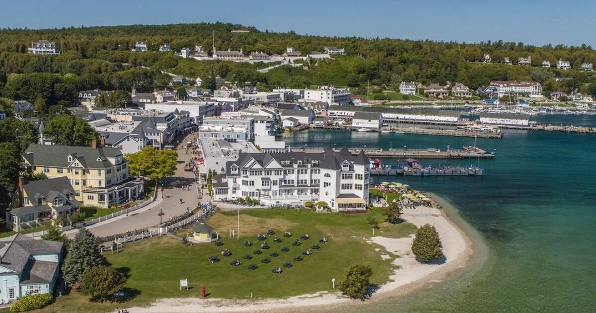 12 Solo-Friendly Small Towns That Welcome You Even When You Arrive Alone