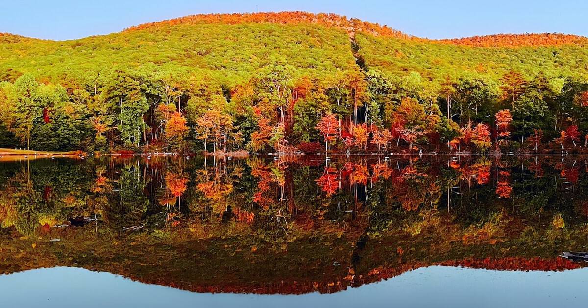 6 Southern Fall Getaways That Rival New England for Leaf-Peeping