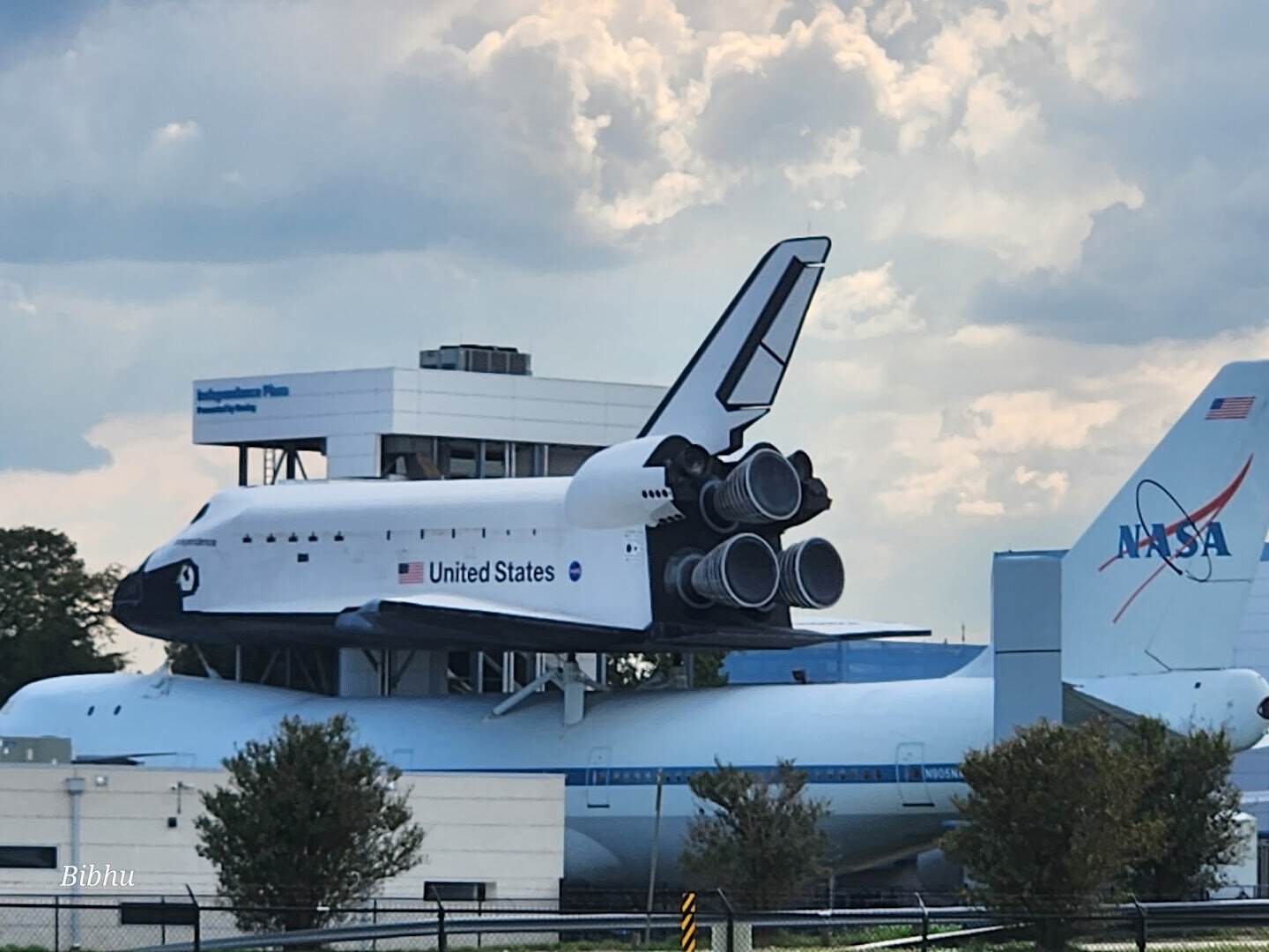 Space shuttle replica atop a Boeing 747 carrier at Space Center Houston, Texas