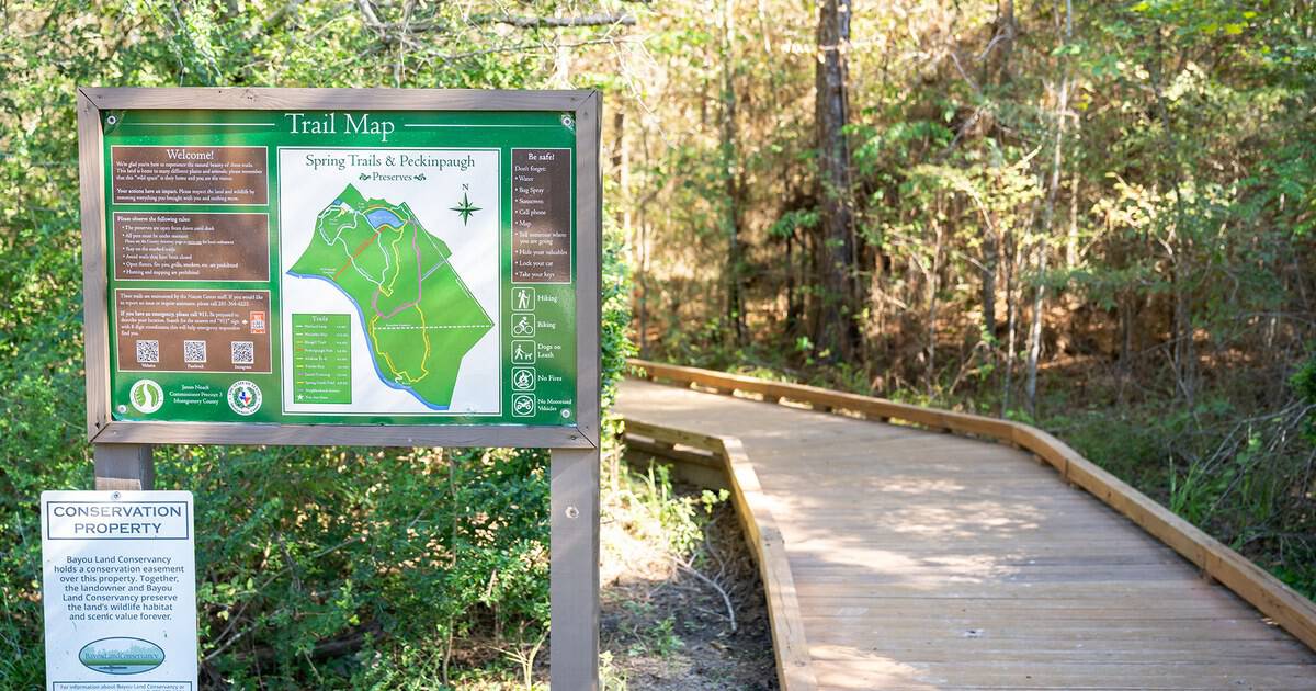 This Tranquil Texas Trail Lets You Walk, Bike, or Jog Through the Nation’s Longest Urban Forest