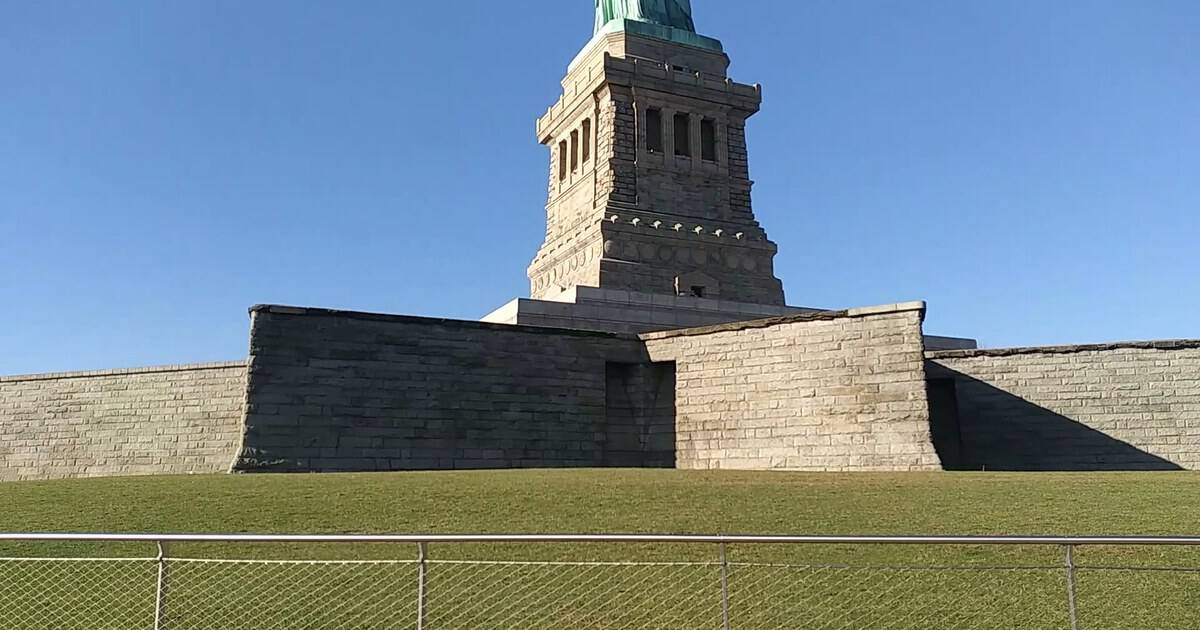 12 Iconic Landmarks That Are Worth the Trip to See in Person
