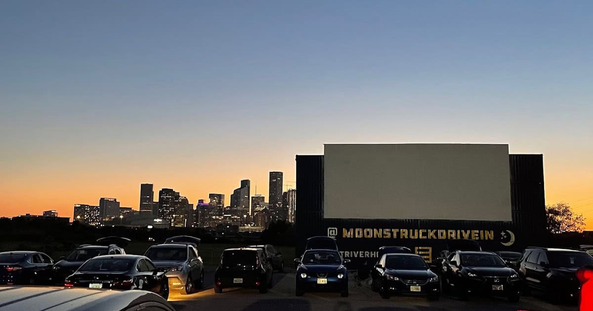 9 Texas Drive-In Movie Theaters That Still Light Up the Night