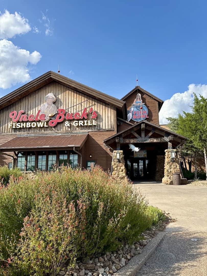 Front of the Uncle Buck's Fishbowl and Grill building in Round Rock Texas
